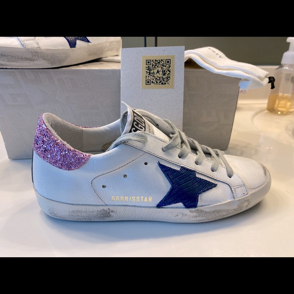 Nearly new Golden Goose Super Stars!